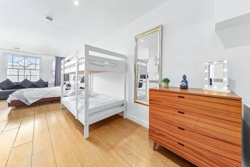 Spacious And Delightful Sleep 5 Piccadilly Vrc London Ngoại thất bức ảnh